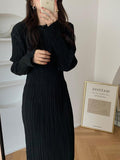 Amfeov Simple Pleated Elastic Long-Sleeved Little Black Dress