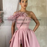 High Side Split Satin Prom Dresses Long Pleats Evening Gowns Pockets Feather Formal Women Dress Evening Party Wear